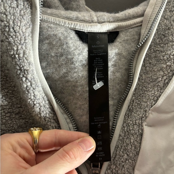 Lululemon Tundra Trek Full Zip Hooded Jacket Size Small - Picture 4 of 5